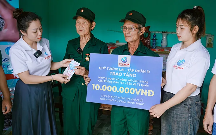 Hình ảnh minh họa hỗ trợ khách hàng 24/7